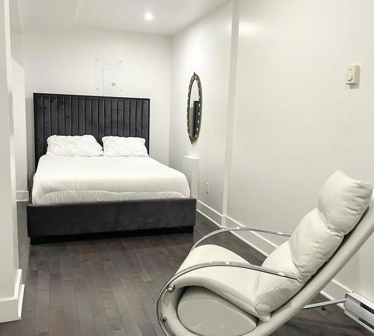 Apartment 2 Floor Old Mtl Waterfront Condo Montreal Canada